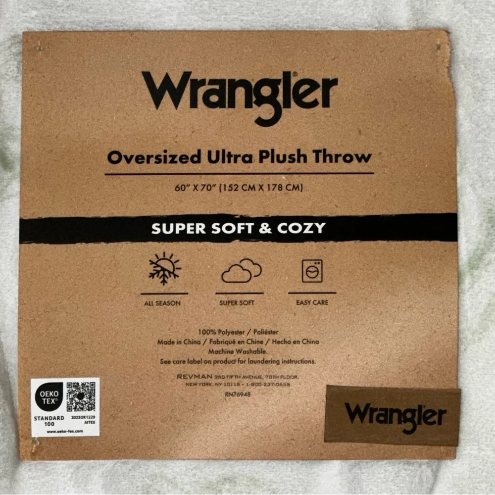 NEW WRANGLER Oversized Plush Throw Blanket Cowgirl Boots, Hats & Bows Sage/White